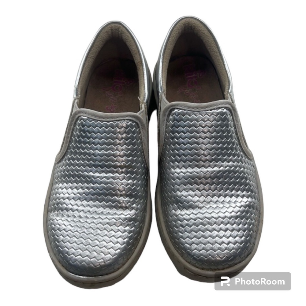 Girls shoe size 20 (Mexico) = 1 year (USA)